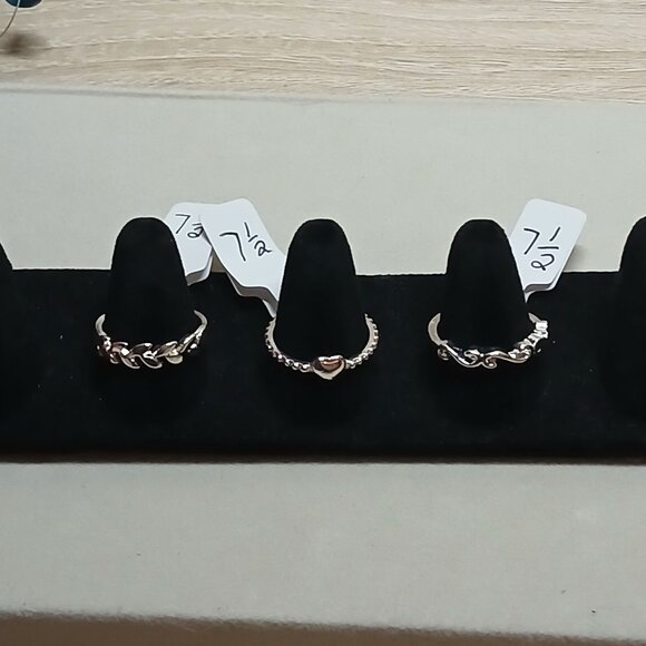 NWOT Set of 3 Fashion Jewelry Silver/White Tone Slim Womens Rings Size 7 1/2 #3 - Picture 6 of 10